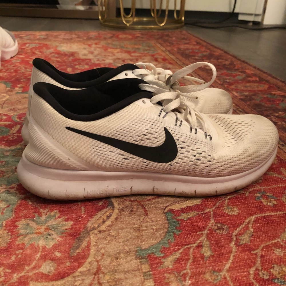NIKE Free Run Sneaker